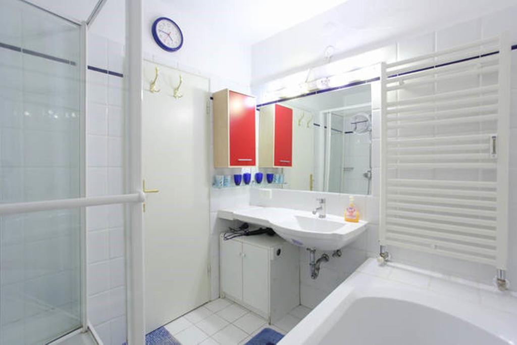 Apartment Mariahilf - 4Rooms4You Wien Phòng bức ảnh