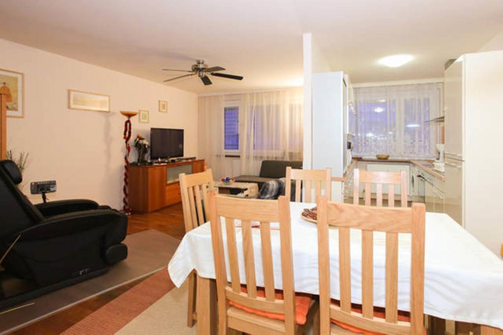 Apartment Mariahilf - 4Rooms4You Wien Phòng bức ảnh